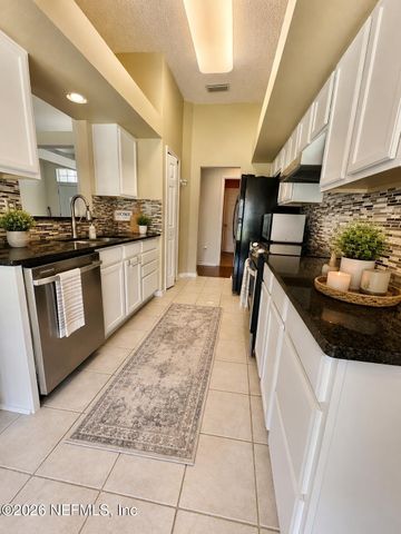 1341 LINDSEY CROSSING Drive, Jacksonville, FL 32218