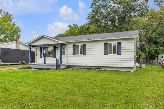 506 Ash Street, Holly, MI 48442