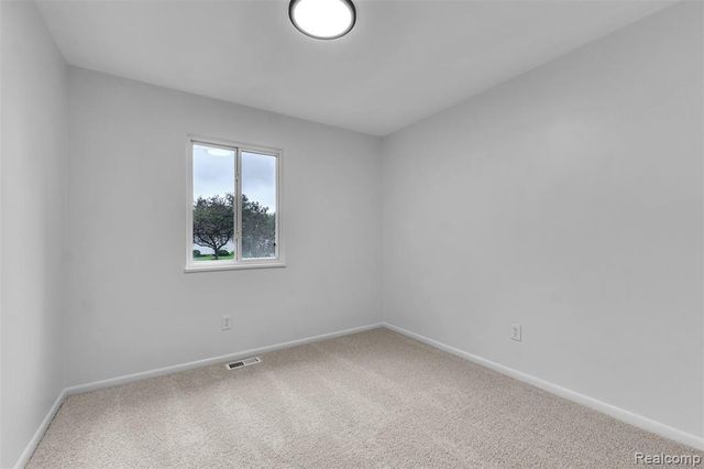 506 Ash Street, Holly, MI 48442