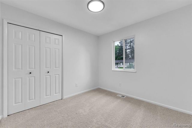 506 Ash Street, Holly, MI 48442
