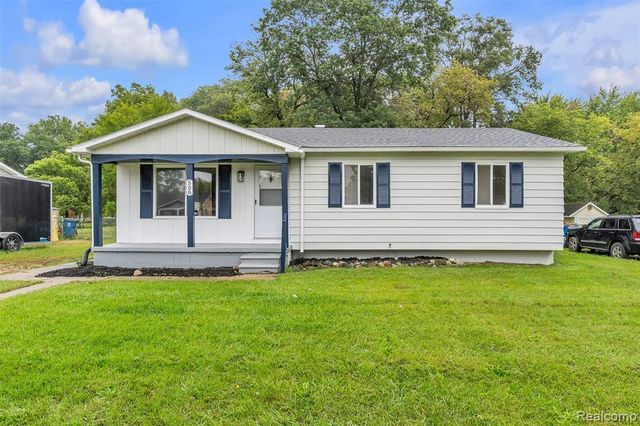 506 Ash Street, Holly, MI 48442
