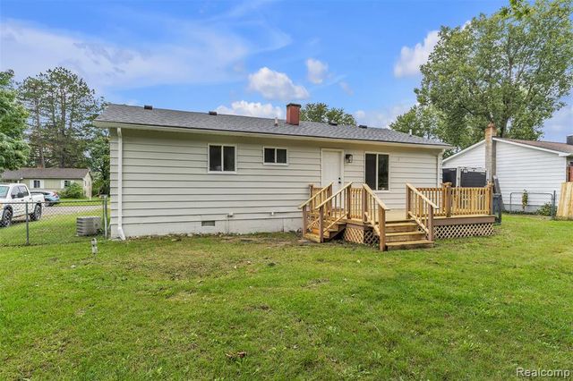 506 Ash Street, Holly, MI 48442
