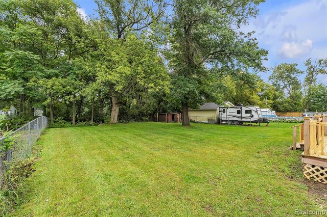 506 Ash Street, Holly, MI 48442