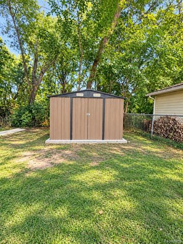 506 Ash Street, Holly, MI 48442