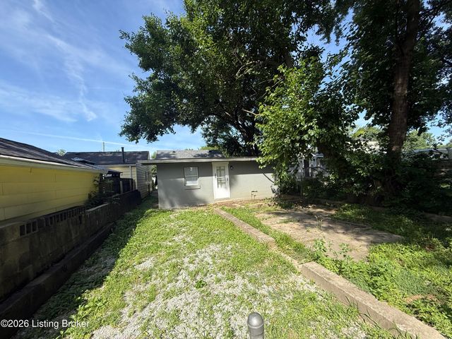 905 Winkler Ave, Louisville, KY 40208