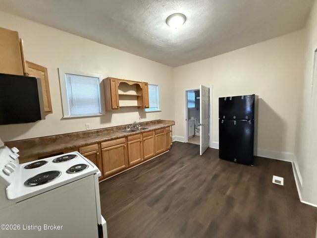 905 Winkler Ave, Louisville, KY 40208