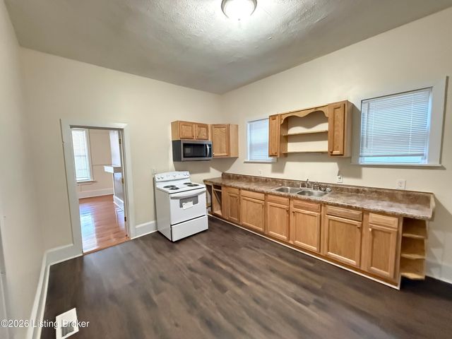 905 Winkler Ave, Louisville, KY 40208