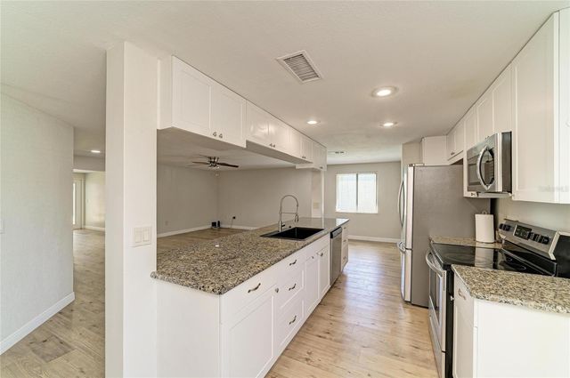 6705 35TH AVENUE W, Bradenton, FL 34209