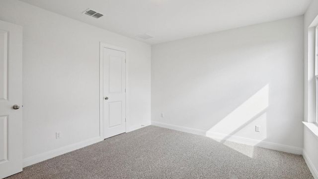 136 Union Pacific DR, Cedar Creek, TX 78612