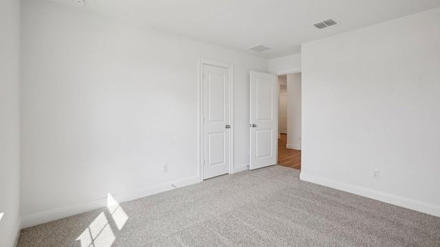 136 Union Pacific DR, Cedar Creek, TX 78612