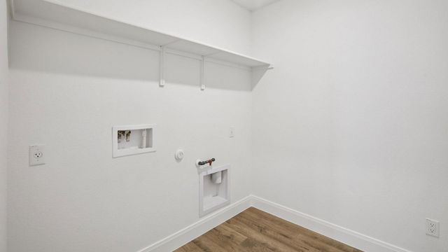 136 Union Pacific DR, Cedar Creek, TX 78612