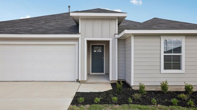 136 Union Pacific DR, Cedar Creek, TX 78612