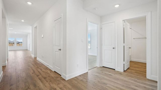 136 Union Pacific DR, Cedar Creek, TX 78612