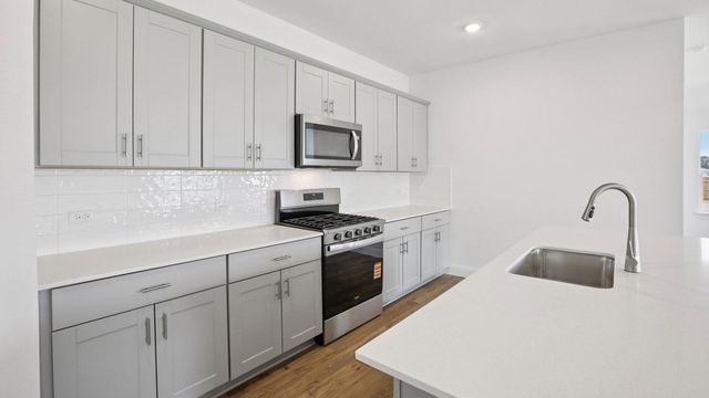 136 Union Pacific DR, Cedar Creek, TX 78612