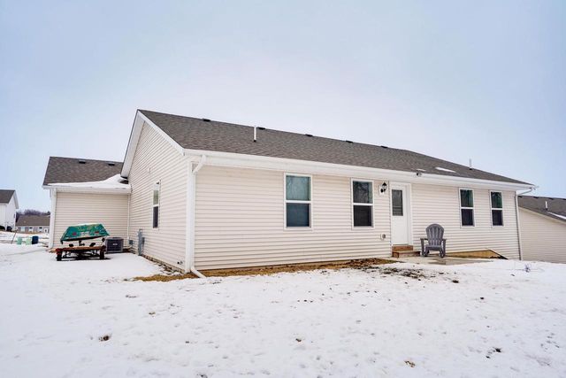 3221 Emerald Drive, Janesville, WI 53546