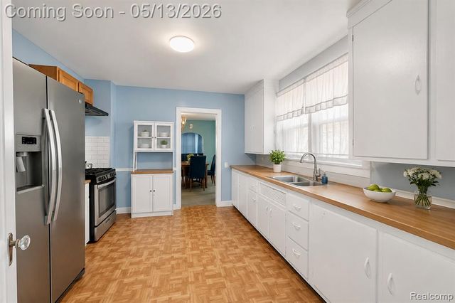1928 Yemans Street, Hamtramck, MI 48212
