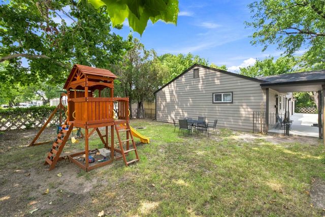 1601 W Regal, Wichita, KS 67217
