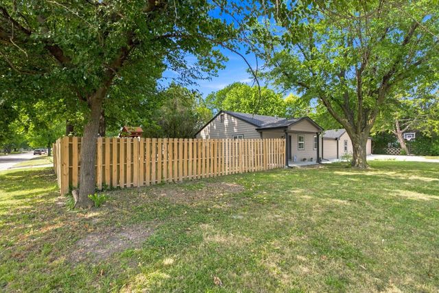 1601 W Regal, Wichita, KS 67217