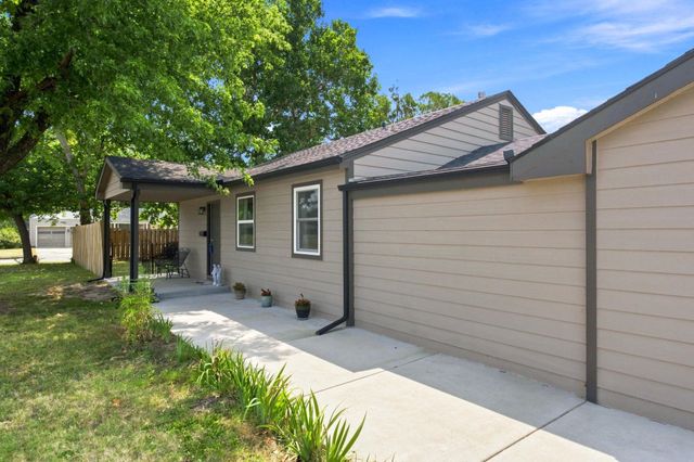 1601 W Regal, Wichita, KS 67217