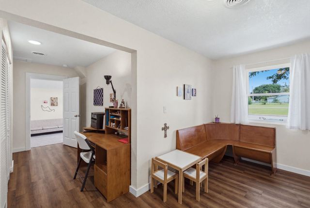 1601 W Regal, Wichita, KS 67217