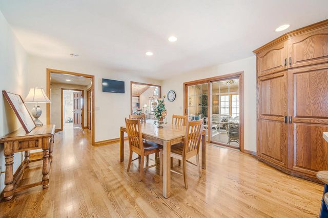 600 E WOODCREST DRIVE, Appleton, WI 54915