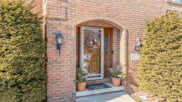 600 E WOODCREST DRIVE, Appleton, WI 54915