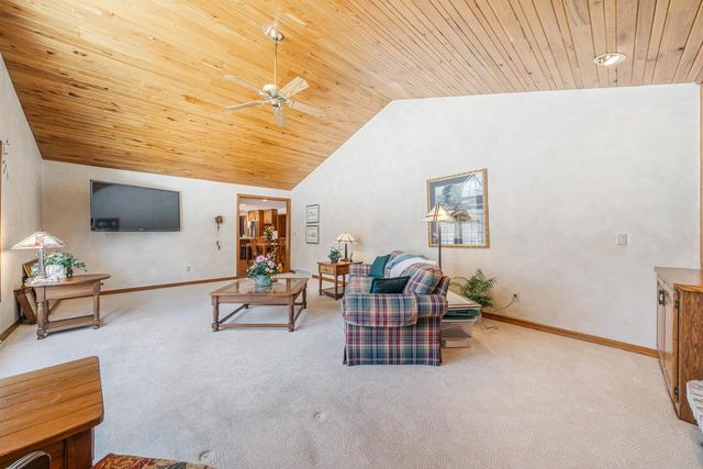 600 E WOODCREST DRIVE, Appleton, WI 54915