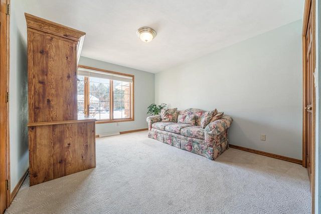 600 E WOODCREST DRIVE, Appleton, WI 54915