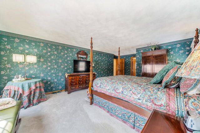 600 E WOODCREST DRIVE, Appleton, WI 54915