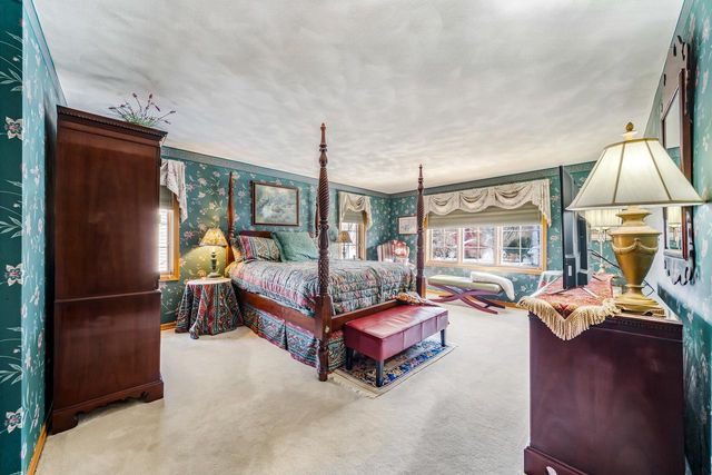 600 E WOODCREST DRIVE, Appleton, WI 54915