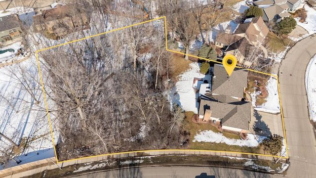 600 E WOODCREST DRIVE, Appleton, WI 54915