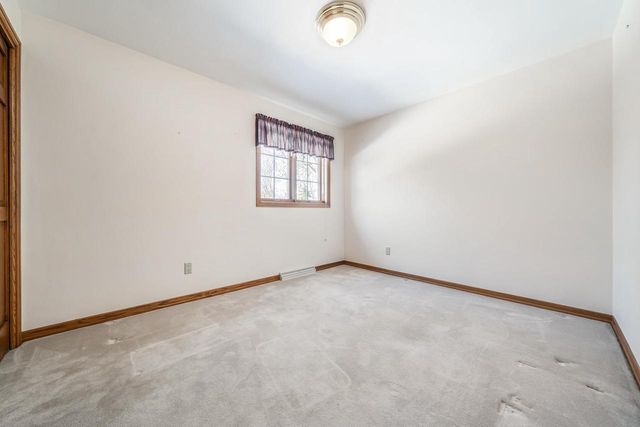 600 E WOODCREST DRIVE, Appleton, WI 54915