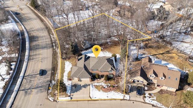 600 E WOODCREST DRIVE, Appleton, WI 54915