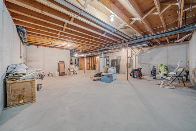 600 E WOODCREST DRIVE, Appleton, WI 54915