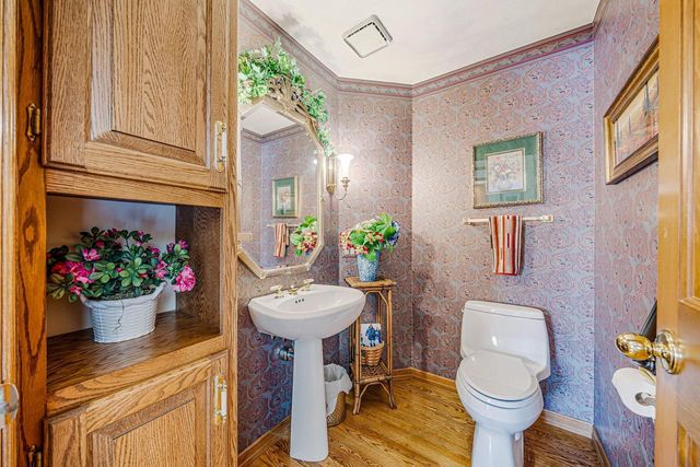 600 E WOODCREST DRIVE, Appleton, WI 54915