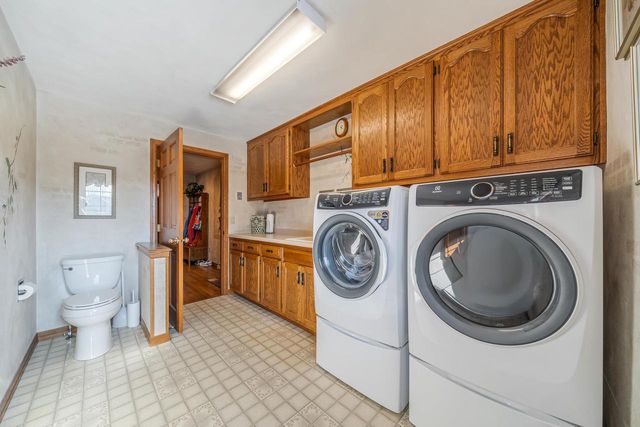 600 E WOODCREST DRIVE, Appleton, WI 54915