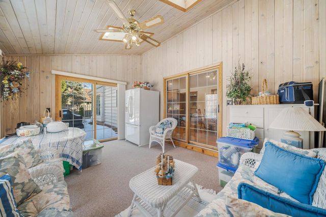 600 E WOODCREST DRIVE, Appleton, WI 54915