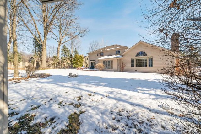 600 E WOODCREST DRIVE, Appleton, WI 54915
