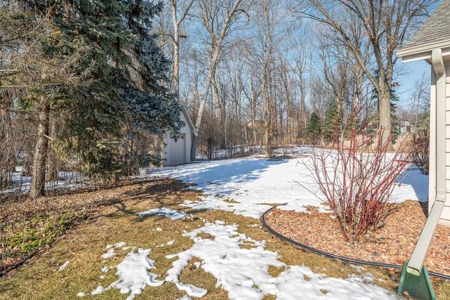 600 E WOODCREST DRIVE, Appleton, WI 54915