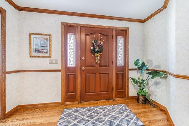 600 E WOODCREST DRIVE, Appleton, WI 54915