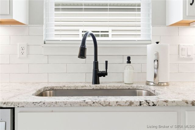 6568 Abney Court, Jeffersonville, IN 47130