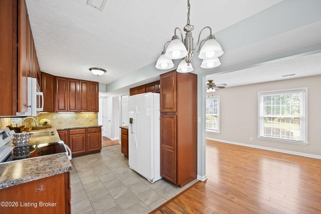 822 Marengo Dr, Louisville, KY 40243