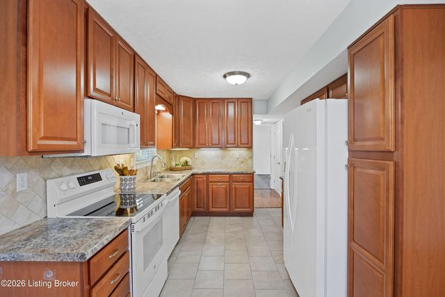 822 Marengo Dr, Louisville, KY 40243