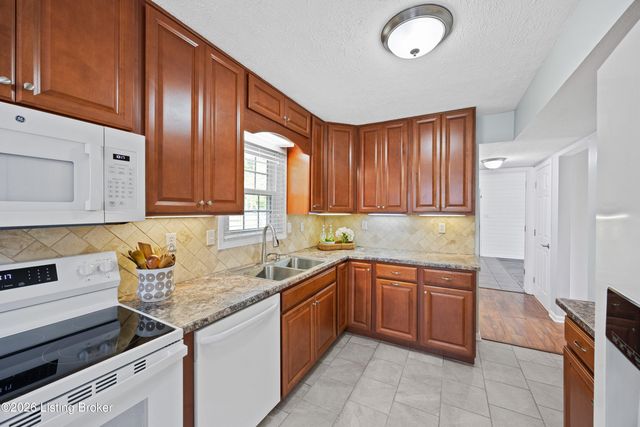 822 Marengo Dr, Louisville, KY 40243