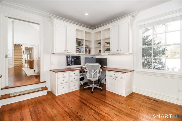 9 Old Farm Road, Wilton, CT 06897