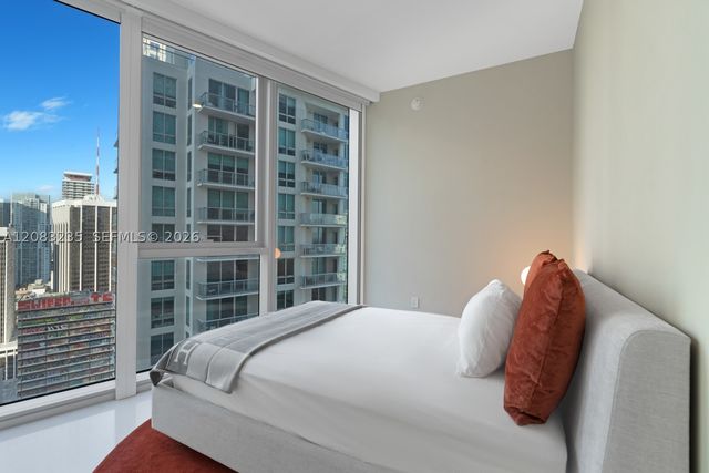 300 BISCAYNE BOULEVARD WAY 3302E, Miami, FL 33131