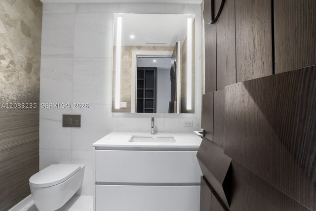 300 BISCAYNE BOULEVARD WAY 3302E, Miami, FL 33131
