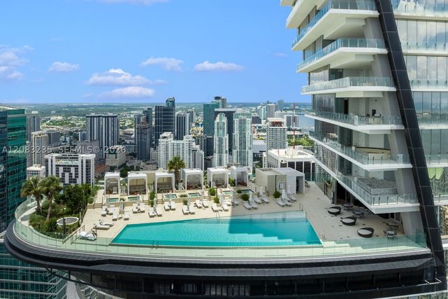 300 BISCAYNE BOULEVARD WAY 3302E, Miami, FL 33131
