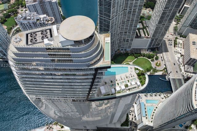 300 BISCAYNE BOULEVARD WAY 3302E, Miami, FL 33131