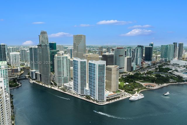 300 BISCAYNE BOULEVARD WAY 3302E, Miami, FL 33131